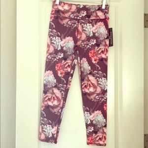 NWT Floral print leggings 🌺 💐